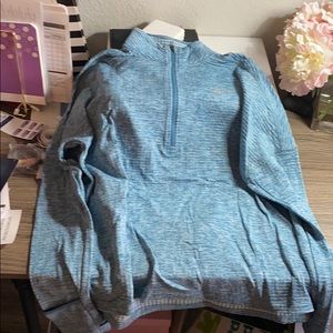 Nike pull over running